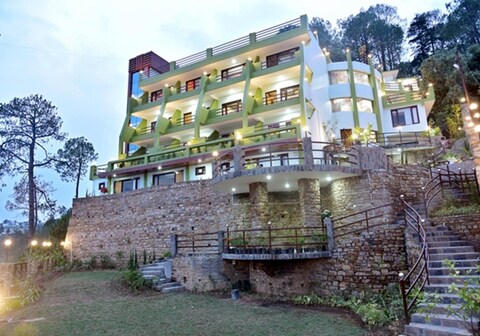 SUNITA HIMALAYAN PARADISE