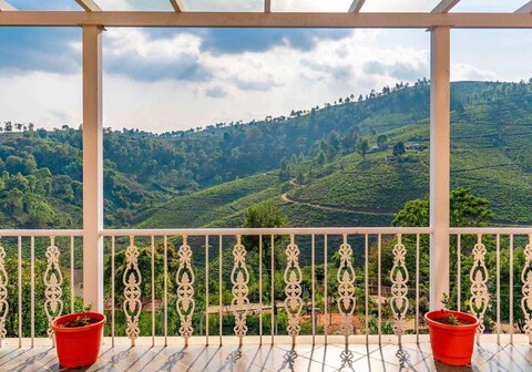 Yellow Tulip Luxury Villa by LexStays