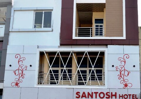 Santosh Hotel And Restaurant