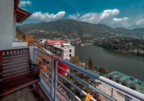 Mohini lakeview cottage Bhimtal