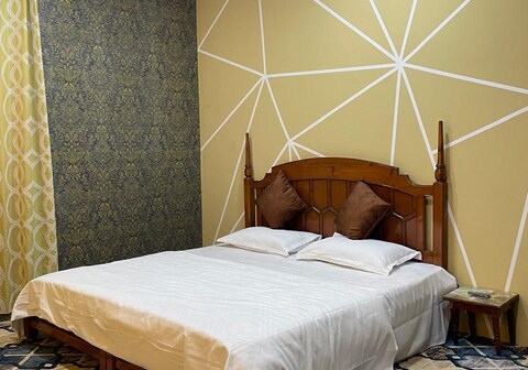 Aqua Paradise Elegant 5BHK Homestay