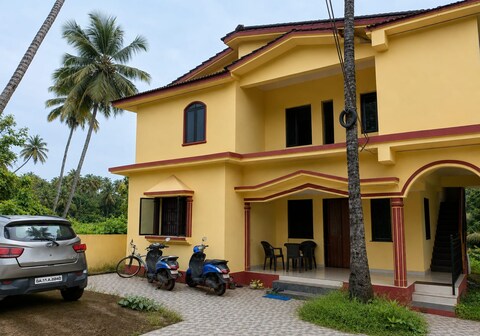 Yellow House Morjim
