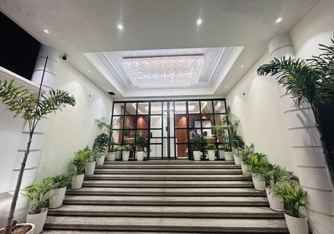 HOTEL PLATINUM