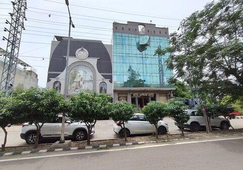 Hotel Supreme Suites