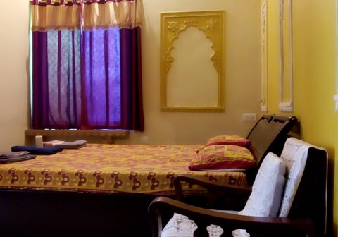 shivam tourist guest house..