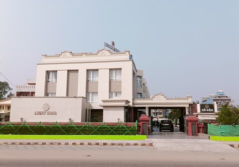 HOTEL LUCKY INDIA