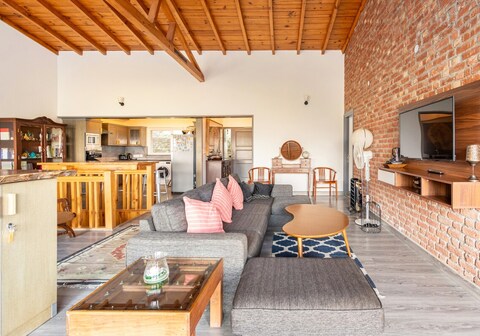 Villa Amaya by tisyastays