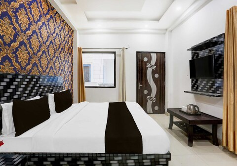 Collection O Goyla Diary Qutub Vihar Formerly Osho Inn