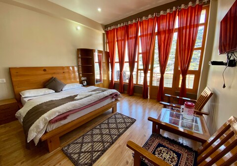 Hotel Mansarovar Inn