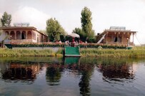 Golden Apple Houseboat, Srinagar Golden Apple Houseboat, Srinagar