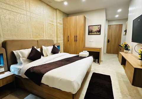 Dreamwood Luxury Apartment Near Sec 29 Gurgaon