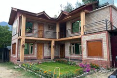 Birdsong 1BR Stay with Riverside by Homeyhuts, Pahalgam Birdsong 1BR Stay with Riverside by Homeyhuts, Pahalgam