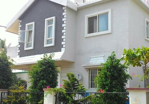 Bougainvilla Service Apartment