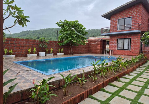 Zamba Holiday Home and Tent Camping