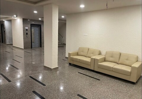 Coastal Sunlight Retreat