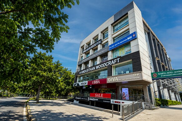 SUMITEL CENTRAL PARK HOTEL & BANQUET