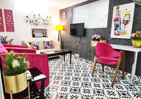 Corona sterilized 1BHK Prime Location South Delhi