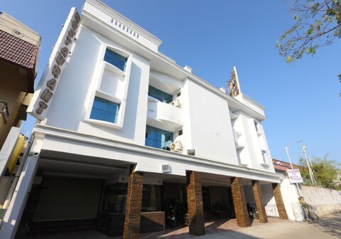 Hotel Halfmoon Hospitality