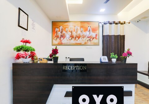 Hotel O Mahaveer Palace