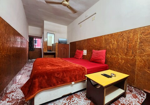 Meena Guest House