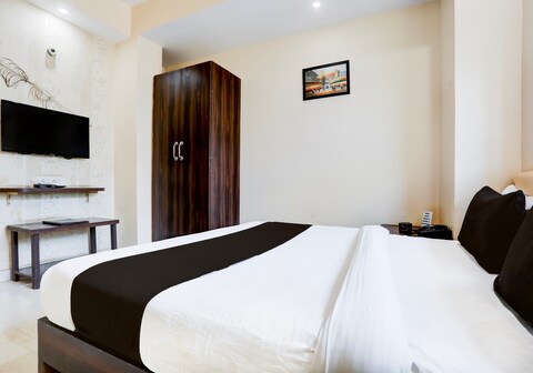 Super Collection O Phoolbagh near Gwalior Fort