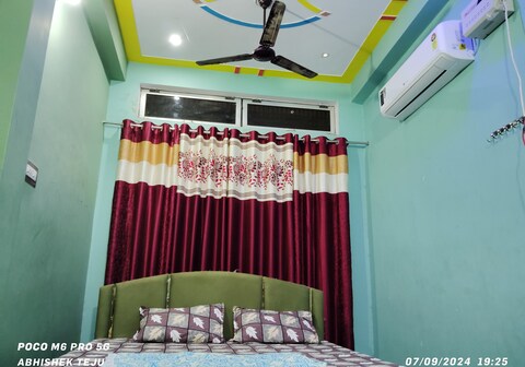 Shree Krishna Yatri Nivas