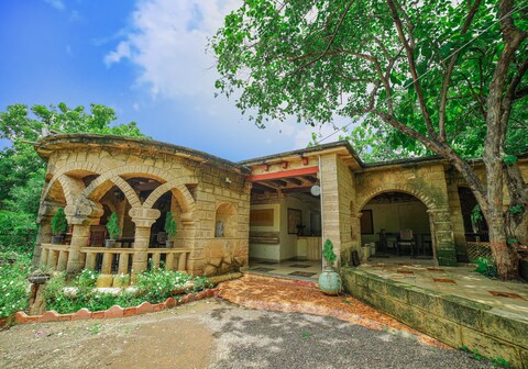 Jungle lodge maneland Resort