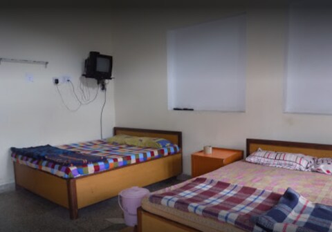 pravesh lodge lambgaon