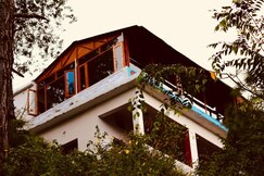 Cranks Hive, Almora Cranks Hive, Almora