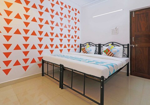 Hotel O The Golden Octa