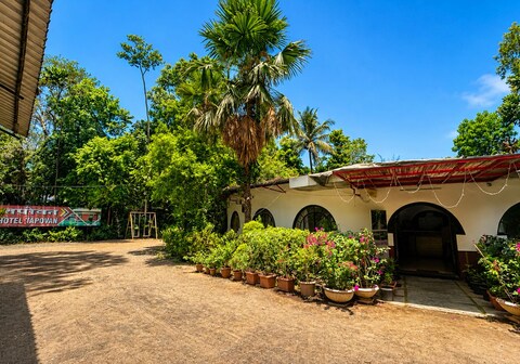 Hotel Tapovan