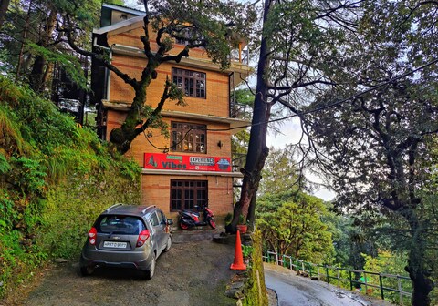 Jakhu Vibes | Valley-view Rooms