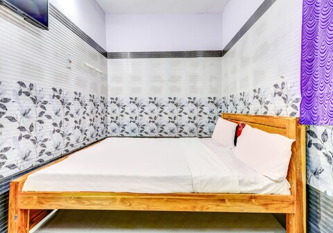 Hotel O MK Lodge
