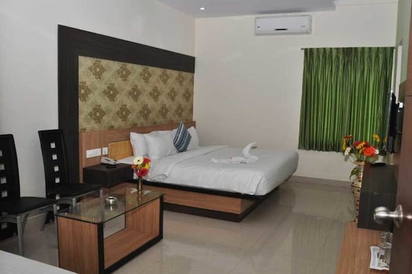 Hotel Sri Vaari Residency