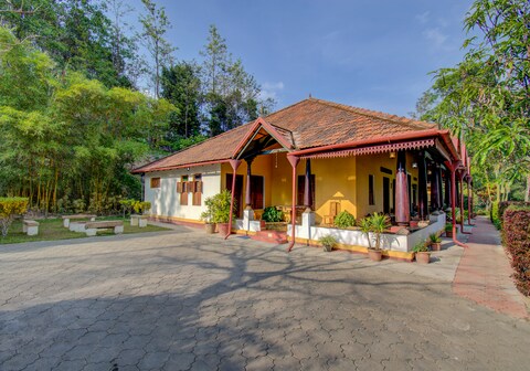 Silver Brook Estate Homestay | Rooms & Restaurant