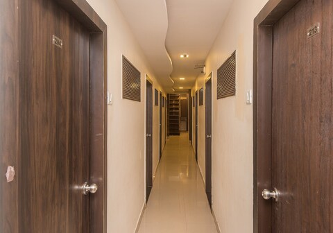 Super Hotel O Golden Nest Near Chhatrapati Shivaji International Airport