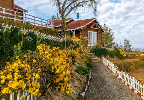 StayVista at Sara's Chalet