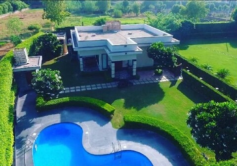 Duke Farms Asola | Pool Villa
