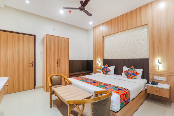 FabHotel Raj Palace