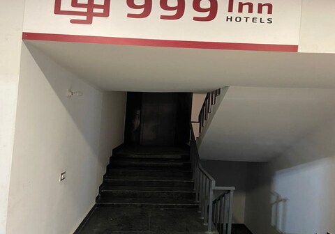 999 Inn