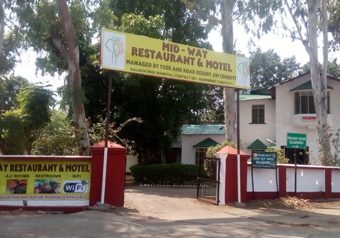 Midway Motel And Restaurant