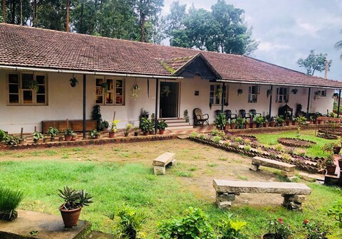 Sampige Khan Estatestay