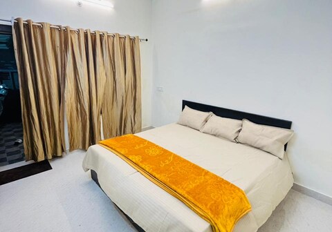 Rudra Palace Home Stay Suraj Nagar