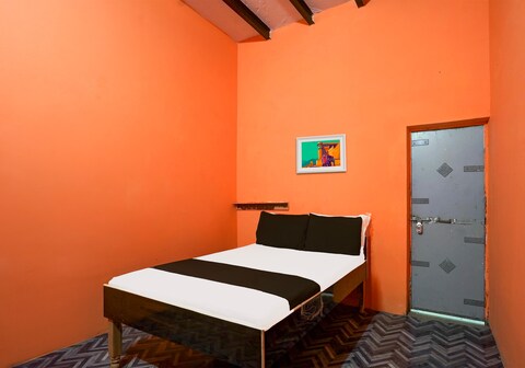 SPOT ON Tyagi Restaurant And Rooms