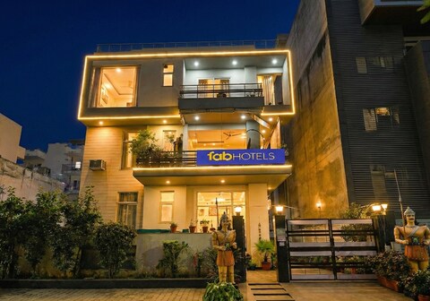 FabHotel Pooja Residency