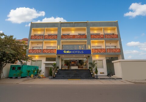 FabHotel Pratham Inn