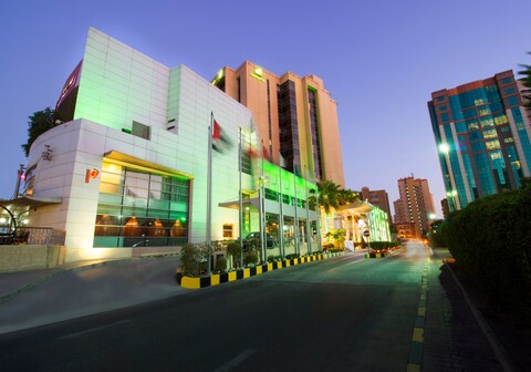 Holiday Inn Suites Kuwait Salmiya