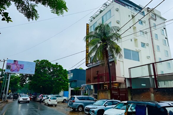 HOTEL MAA LAXMI PALACE