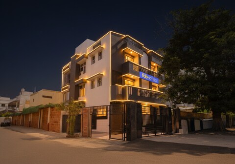 FabHotel Novis House