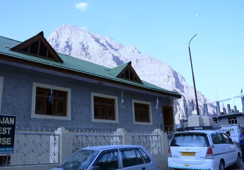 Trojan Guest House Tabo